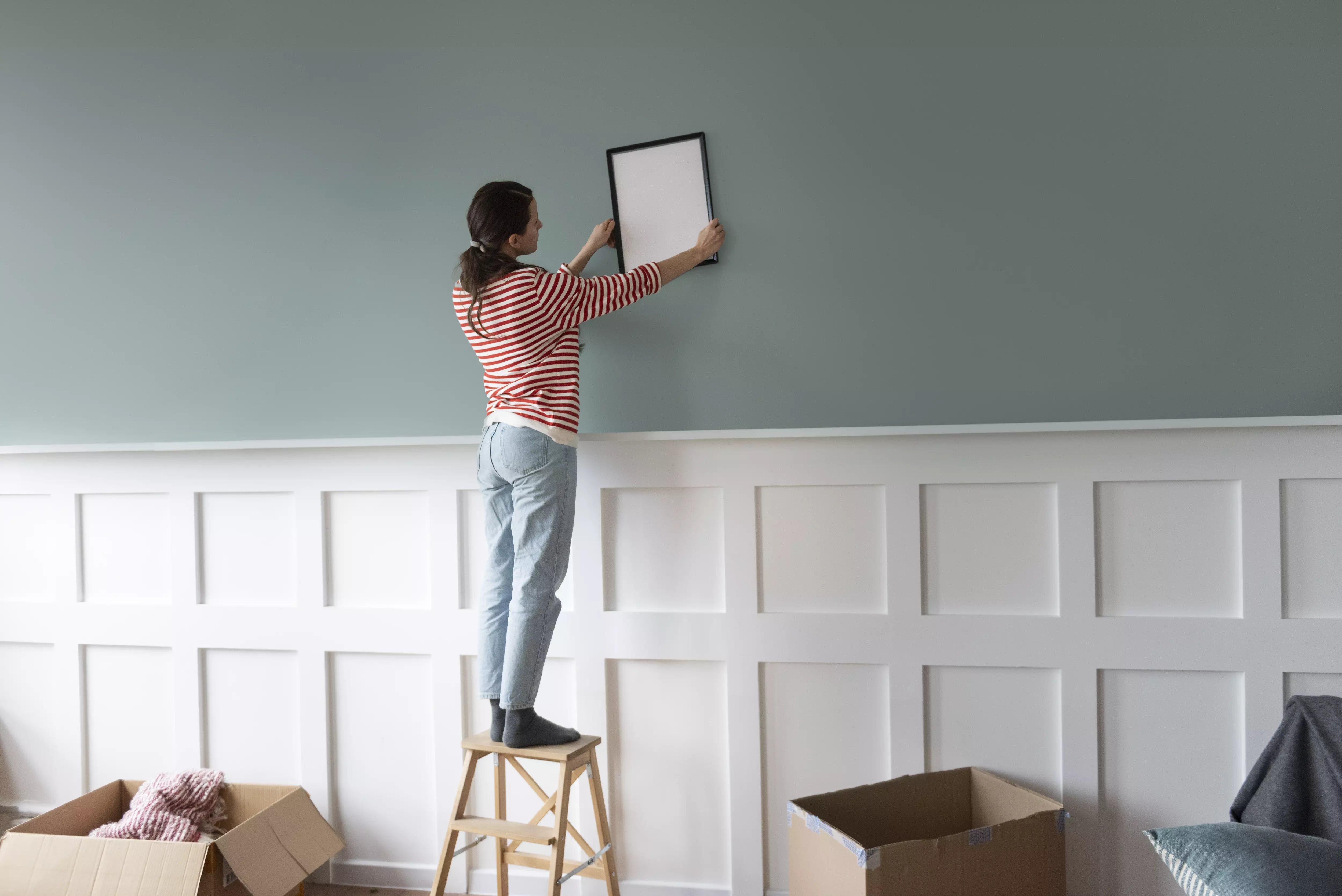 Какую краску выбрать для стен в квартире